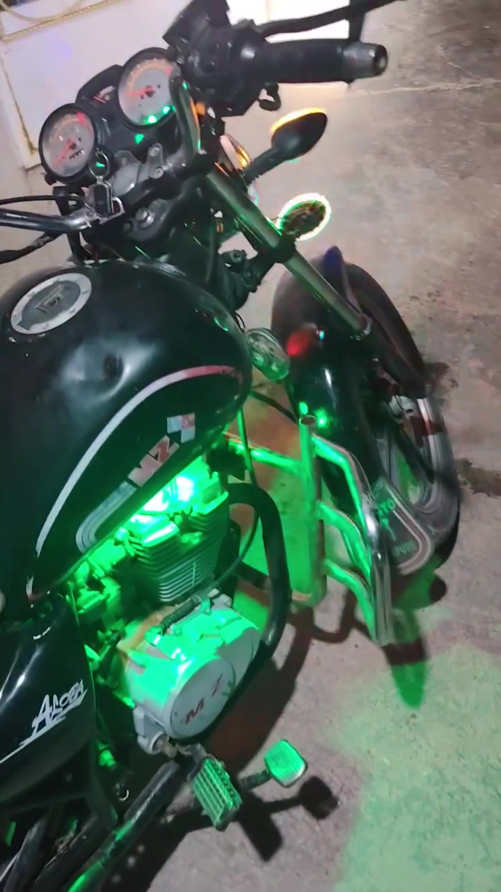 السلام عليكم دراجه MZ محرك 150 سعره 850 وبي مجال ماطور فول نضافه  والتواصل عله هاذه الرقم ***********
