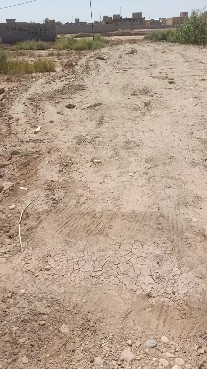قطعه للبيع زراعي مساحه 216 حي لكوفه مقابيل بانزين خانه حجي عبد الحسن ملاغي قريبه عله شارع بني زيد ***********
