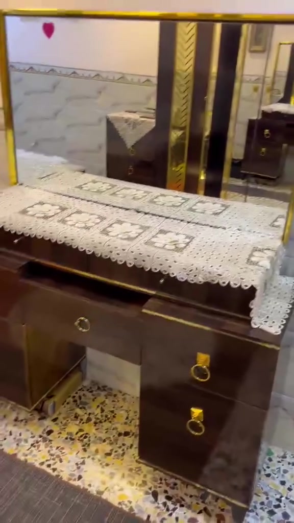 سلام عليكم غرفة تركيه للبيع ٩قطع المكان بغداد  الكريعات اتصال عل رقم ***********
