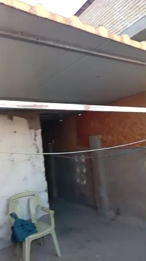 بسم الله الرحمن الرحيم 
السلام عليكم ورحمة الله وبركاتة، بيت للبيع حي السكن قرب ابو ايمان الحداد مساحة البيت 50 متر مشتمل سعر 20 مليون وبي مجال الاستفسار اتصال على هذا الرقم 
الحجي ابو فاطمه: ***********
