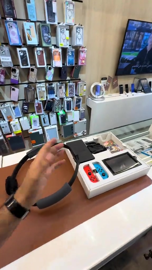 ⁨	📢 عرض مميز من سافا موبايل 🎮🔥 Nintendo Switch معدل 🎮 ✅ جهاز معدل (Modded) ✨ مستخدم استخدامًا جدًا قليل 💾 ذاكرة 128GB 🎁 باندل كامل مع جميع الملحقات 🛡️ ضمان ذهبي شهر كامل 💰 السعر: 375,000 دينار فقط 💳 متوفرة خدمة التقسيط للموظفين والمتقاعدين حاملي بطاقات الرافدين، الرشيد، والأهلي العراقي. 🚚 توصيل إلى جميع محافظات العراق 📍 العنوان: بغداد - المنصور - 14 رمضان - مقابل مطعم الساعة 📞 ***********⁩
