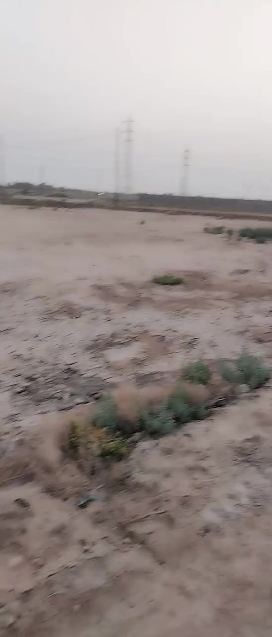 قطعه في حي الجوادين المساحه 200 م ركن على شارع يربط نزله الاوله ونزله الثانيه وبضهر الركن هم 200 م ***********
