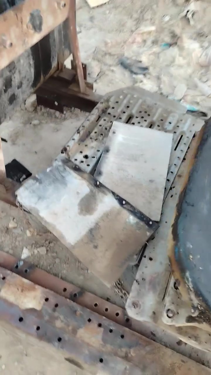 مدبل شاصي فالفو نضيف جدا مع دانكي هايدرولك مع صينيه بيم صغير للبيع إستفسار عله هذآ الرقم ***********  ***********. ملاحضة مكلف بنشر والله
