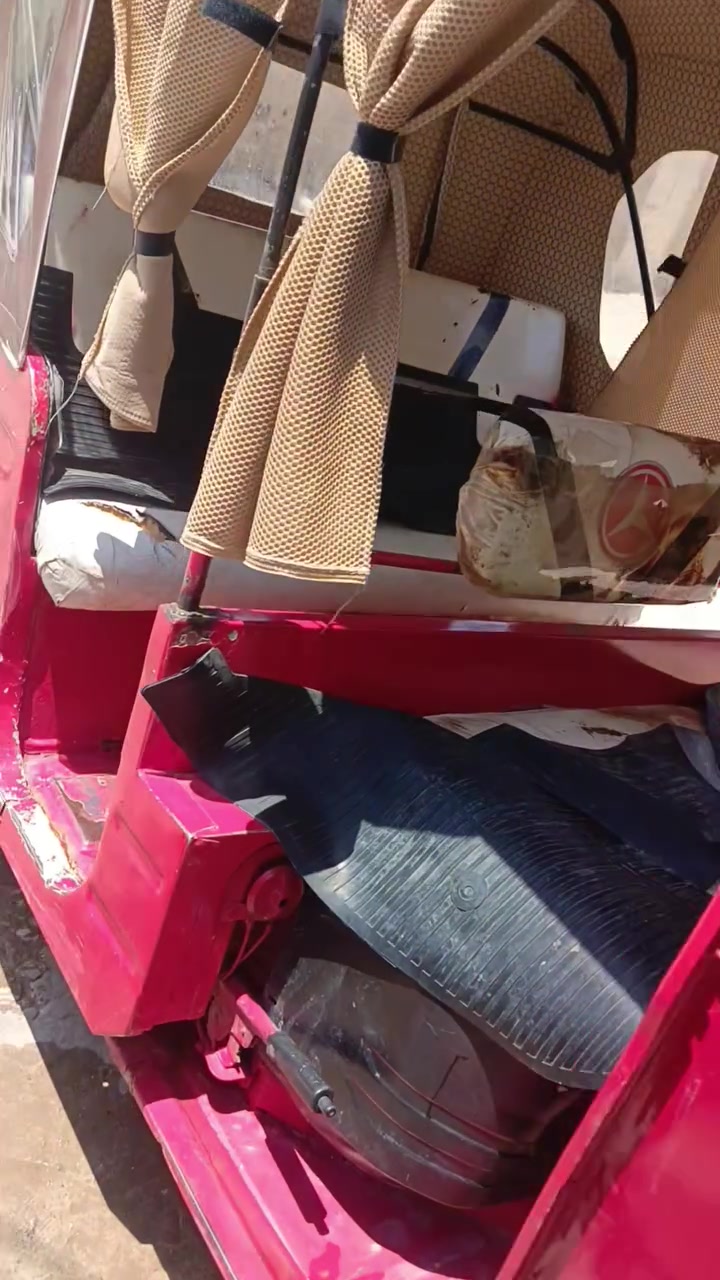 تيك توك للبيع موديل 18 مجفته شركه كامله وجاهزه اوراق خمسه ومكاتبه وهذا رقم التلفون*********** السعر 3.250 وبيها مجال بسيط= بابل سدت الهنديه

