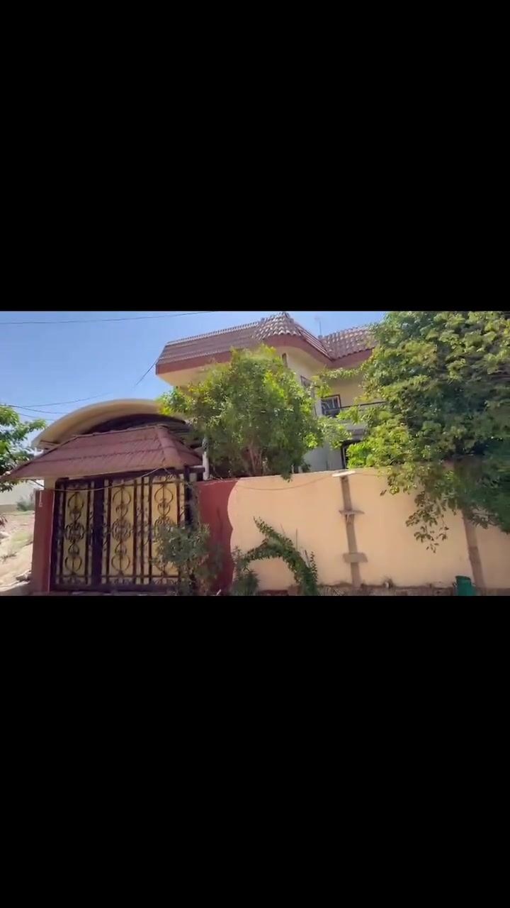 🏡 للبيع بيت راقي قرب جسر بته
- المساحة: 200م² - سند زراعي تحويل ثاني يوم
- الطابق: بناء طابقين 
- الغرف:4 غرف نوم + سويت
- البناء: سنة 2010 ومترمم قبل فترة قصيرة - نظافة 100%
- الموقع المميز: 50م عن الشارع العام + مقابيل جبل بابيلون
- السعر:195 مليون دينار قابل للتفاوض 

فرصة لليدور على هدوء وإطلالة مميزة. للاستفسار
للاستفسار :( ***********)
