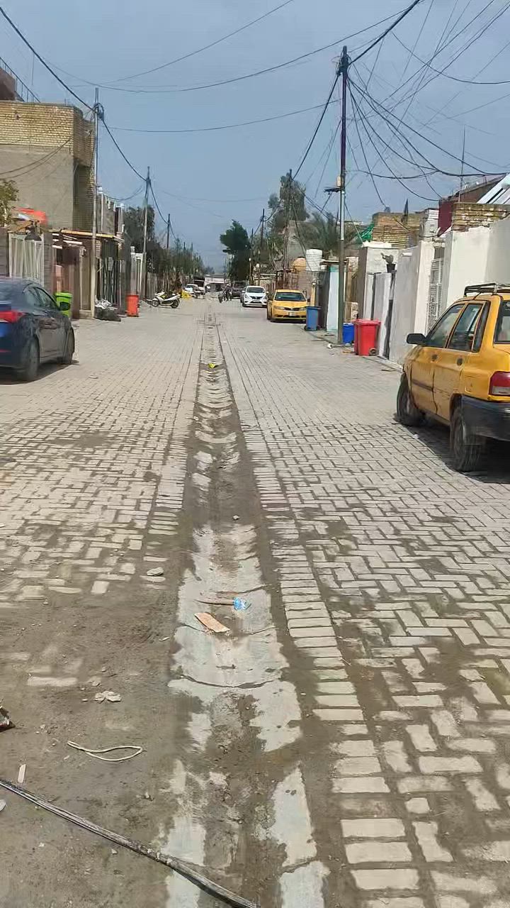 السلام عليكم بيت للبيع مساحه 200 متر شارع ابو علي فرع مصور مرتضى الرماحي الفرع كامل الخادمات السعر 63 وبي مجال 
***********
