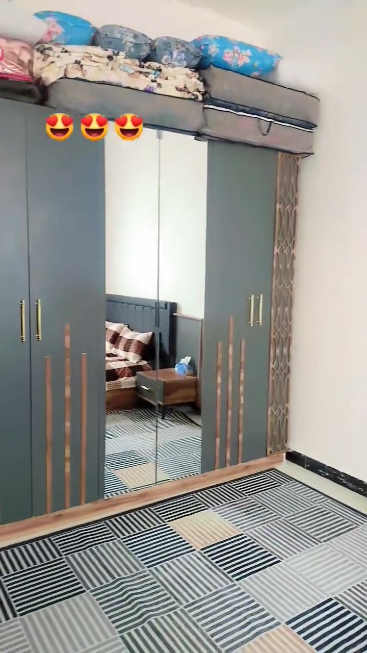 السلام عليكم غرفه نوم للبيع تركيه الضرر فقط اول جراره طاحت ماعرفنه نسويها + المندر وياها ومو جديد قديم سعرها 200 وهذا الرقم ***********
