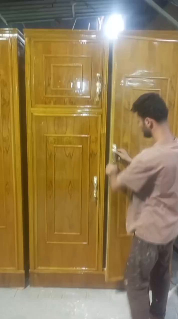 سلام عليكم  موجودعندي الاسعارمناسبه كنتور خشب عراقي  100/100 +لتجهيز غرف نوم  ***********___*********** علي البغدادي
