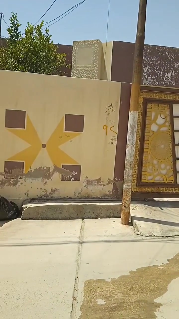 بيت للبيع او المعارض  الرشيدية فرع جامع المحسنين شرقي واجه 10 شروق وصل بلدية بسمي وخدمات كاملة للاستفسار الاتصال على *********** السعر 45 او المعارض مع بيت او هيكل او ارض حسب الاتفاق بين الطرفين تحياتي للجميع
