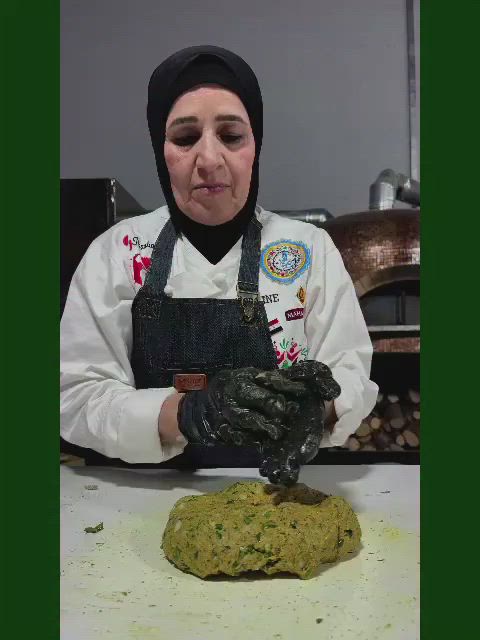 بفضل رب العالمين وكرمه عليه وصلت لهذا النجاح والتميز والإبداع والثقة بل النفس شكد حلو الفرح والسعادة بعمل يخدم الناس ويرسم الابتسامة على وجه المريض بتوفير البدائل الصحية والأكل الصحي لي يناسبكم اني سعيدة وفرحانة وفخورة بنفسي اني أمرأه عراقية  كدرت أحقق ذاتي وأرفع علم واسم بلدي العراق أمام ثلاثين دولة مشاركة بمهرجان قرطاج الدولي للطهاة وعرفتهم من هي المرأة العراقية وشنو تكدر تسوي وكدرت أوصل الهم فكرة مشروعي هو نشر ثقافة الأكل الصحي وحياة خالية من الأمراض بكل دول العالم الأجنبية والعربية بقوة الله عز وجل وكرمه عليه والمصداقية بل العمل وحب الخير لكل الناس الحمدلله والشكر رب العالمين مع أخصائية التغذية العلاجية والغذاء الصحي الشيف وداد فرمان بمطعم إسلوب حياة صحية  بغداد الكرادة العرصات ***********
