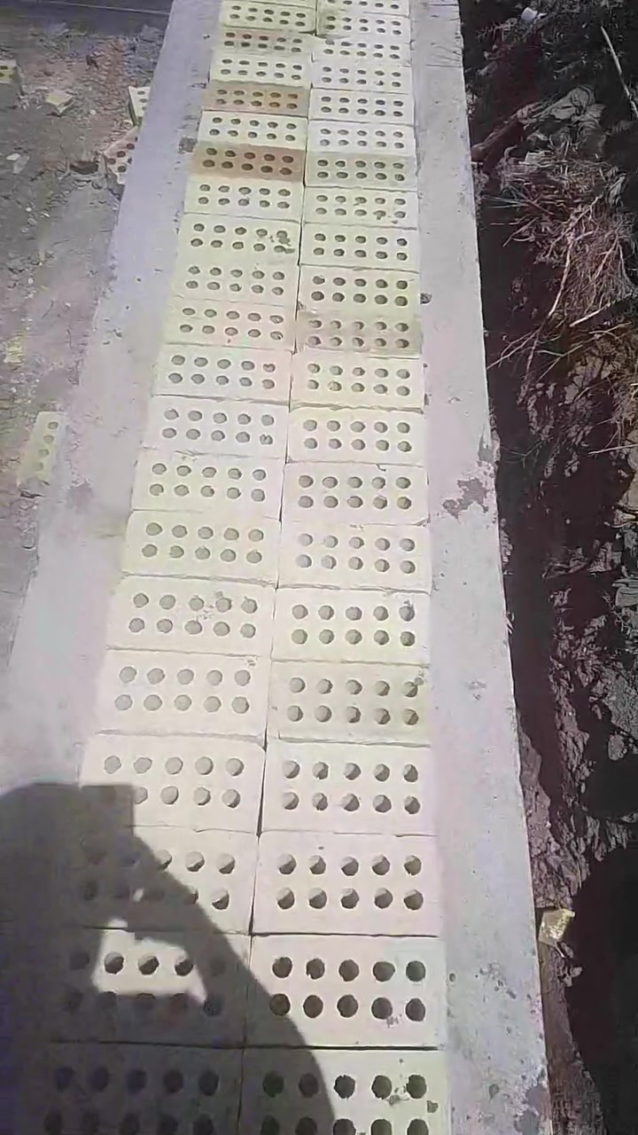 السلام عليكم خلفه بناء شغل درجه اوله نشتغل مكطوعه وعلى اليوميه مكاني حله ***********
