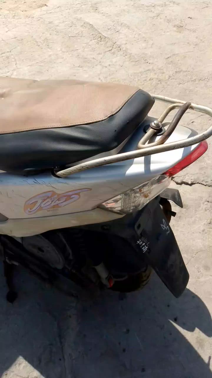 السلام عليكم درجة ماكس البيع درجة برغر مامفتوح بيها كله شغاله كهربائية كله شغاله  نقص بس الراجز ماسلف درجة مال حاويه ما صار اهوي من طالعه رقمي *********** غير متواجد على الفيس المكان حله شارع 40

