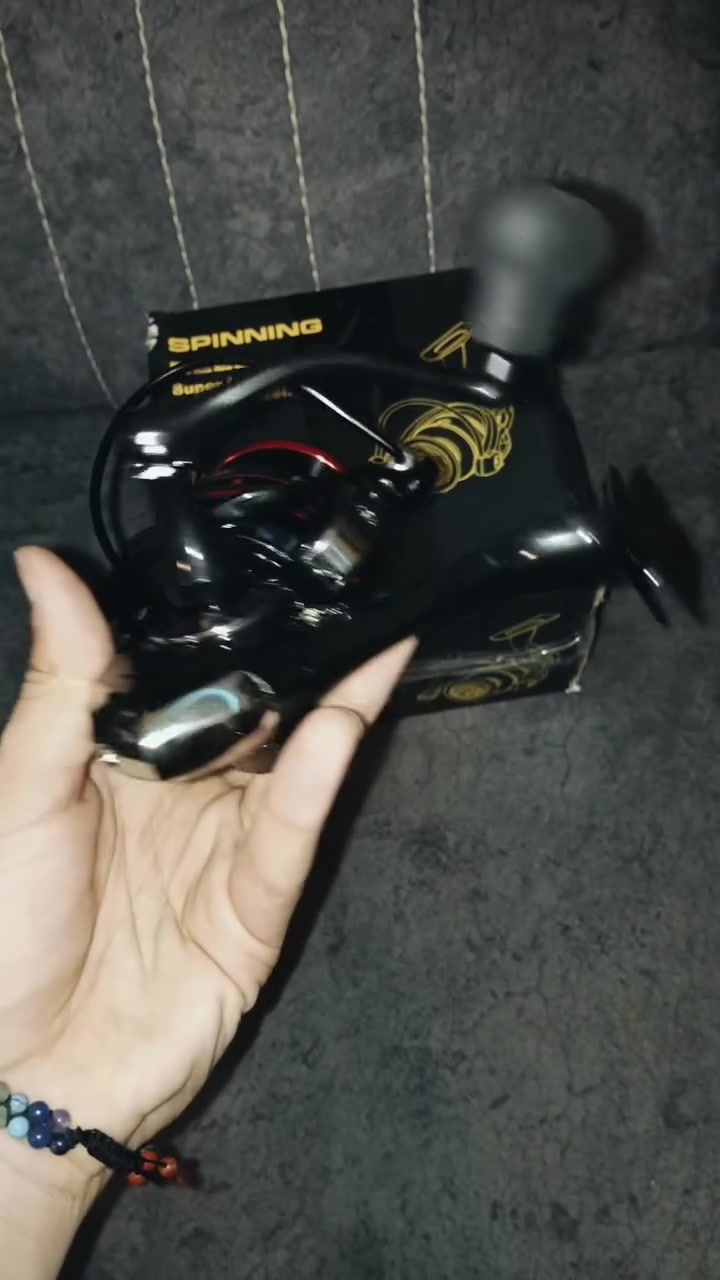 🎣 للبيع مكينة صيد Rooblinos HJ7000 جديدة
✅ نوع: Spinning Reel ✅ الموديل: HJ7000 ✅ جسم متين وخفيف ✅ سبول ألمنيوم ✅ حركة ناعمة وسحب قوي ✅ مقبض مريح ✅ مناسبة للصيد النهري والبحري ✅ سعة الخيط: 0.35mm / 250m 📦 جديدة بالكرتون.
💰 السعر: 25,000 دينار عراقي مع التوصيل.
📞 للطلب والاستفسار: ***********
📩 أو راسلني على الخاص.
