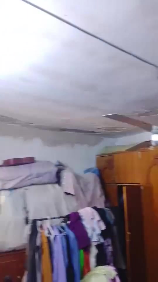 سلام عليكم بيت للبيع بل خدمات يم حسينية زهراء مساحتة 100يرادلة ترميم سعر32وبي مجال ***********
