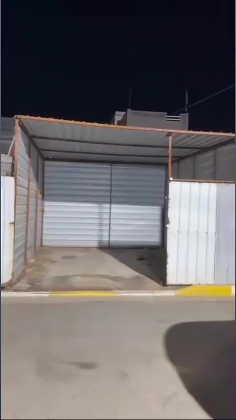 بيت ١٠٠متر  واجه ٥نزاب٢٠
طابق واحد 
الحسينيه جريخي بشارع حسينيه اسد الله الغالب 
شارع مشجر ***********
