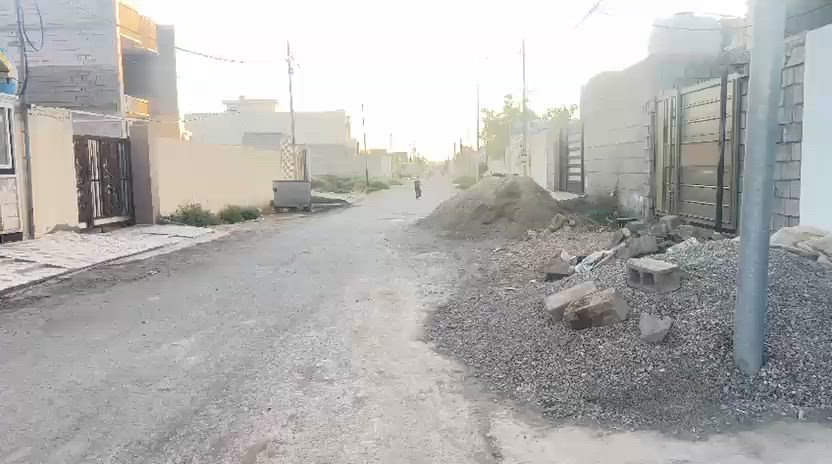 دار  300م للبيع طابو زراعي سند 25 بناء حديث خارطة وديكور وتصميم درجة اولى ماء وكهرباء وتبليط وخط مولد وإنارة حديقه وكراج مع سقيفة لثلاث سيارات و استقبال كبيرة وغرفتين نوم وصاله كبيره ومطبخ حار وبارد وصحيات داخليه وخارجية وبيتونه كبيره وممرات جانبيه و خلفيه شارع عرض 11م ام العضام شارع السده نقطة الشرطة فرع جامع إبراهيم الخليل أو مدخل مقابل مستشفى الرازي السعر 130مليون وبي مجال للشراي تفاصيل اكثر داخل الفيديو للاستفسار خاص او ***********
