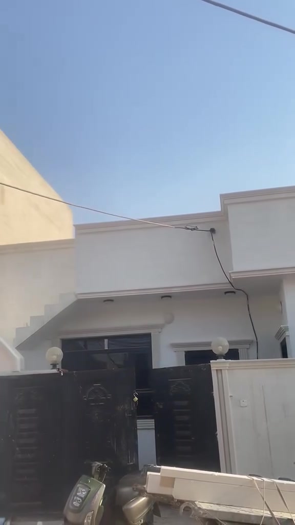 بسم الله
السلام عليكم 
بيت زراعي
 صفر  محد ساكن بيه ابد 
ركن 
مساحة١٠٠ متر
الابعاد ١٠ * ١٠  يعني مربع 
محتويات البيت
استقبال  
غرفة نوم 
هول مفتوح على المطبخ
صحيات داخلية 
تواليت خارجي
البيت فول سيراميك
سقف ثانوي
الموقع نهاية حي العسكري
زراعي الرجيبات
يبعد ٥٠ متر عن الشارع 
موقع مميز 
البيوت للبيع 
سعر 40 مليون و بيه مجال بسيط
للتواصل ع الخاص 
او على الرقم
***********
