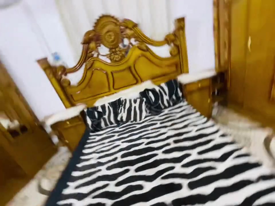 غرفه عراقيه نظيفه كلش  تسكام البيع سعر 750  وبيه مجال  قليل    عنوان زبير. رجآ مو شراي لايتصل ***********
