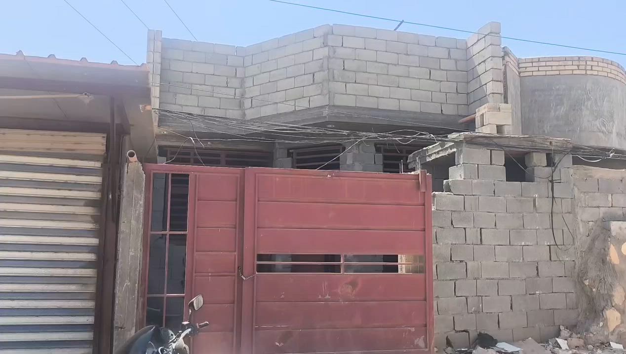 مشتمل البيع في حي ذويب ثاني بيت كامل ما عده البخ وسراميك والكهرباء ***********
