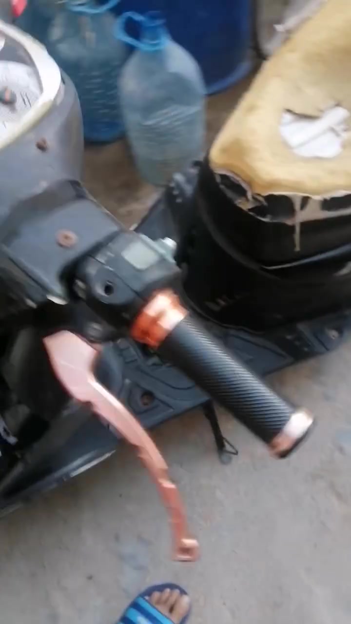 دراجه مكينه مكس ونضيفه وكله شقاله من سلف وهندر وكل يشتقل السعر 200 وبيه مجال لشراي بيع مستعجل مكاني بصره ابو الخصيب رقم الهاتف ***********

