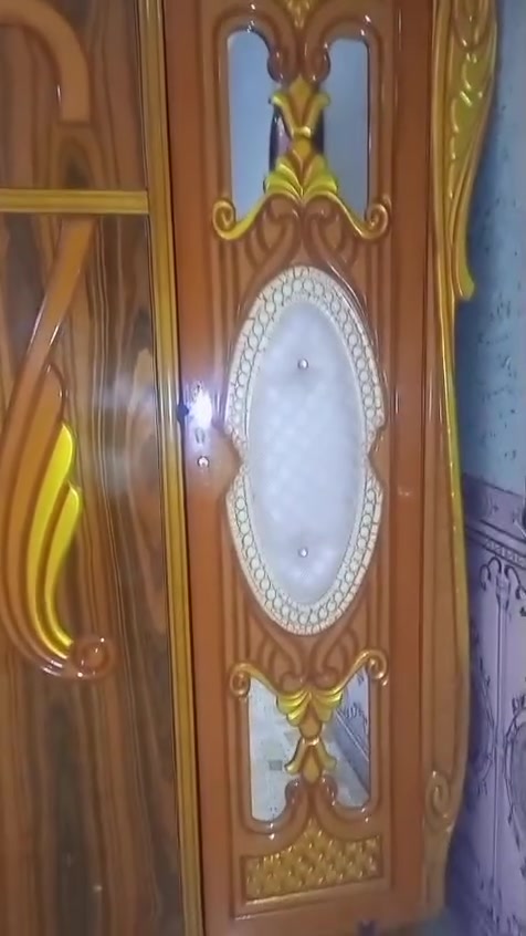 رغرفة نوم مستعملة عراقية صاج نضيفاه حيل مستعجل على بيعه سعر 800 ما  اتواصل على نت رقم استفسار ***********
