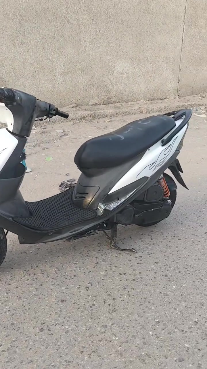 السلام عليكم ماكس عدله للبيع المكان ناصريه مركز الدراجه نضيفه شلعه ومعدل السعر 850 وبيه مجال بسيط شراي اتصل عل رقم ***********
