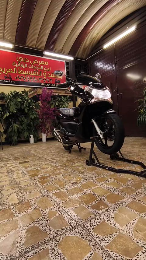 للبيع ( PCX) الجيل الأول ( مزودة) ( ياباني) للاستفسار/***********/ حاوية رمبة مكفولة كفالة عامة من معرض دبي لبيع الدراجات اليابانية والكهربائية الاعضمية قبل خروج الكم بإدارة مهند الدبي
