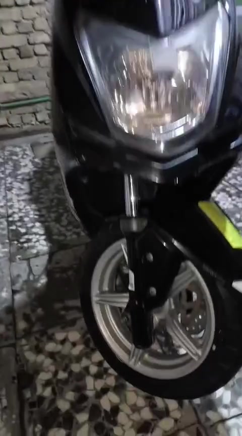 السلام عليكم سكنس شمعه للبيع دراجه وكاله شوفت عينك دراجه برغي ممفتوح بيه شكد ماكول عليه نضيفه قليل اب حقه  موديل ١٨ الدراجه عليه ترتيبات كاسحه جامه مري العنوان بغداد الشعب ***********
