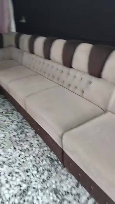 تخم  للبيع
18 مقعد مامكسور بس المساند منا ومنا يرادلهن كبس وكم رجل واگعة وموجودات بس ينشدن
 خشب من الزين كلش زين تكمة سوينا ب 3 ملايين تسگام
 ظهرة كلش نضيف مثل ماموضح بالصورة  بس الوجه ينرادله غسلة يرجع جديد
سبب البيع لضيق المساحة
 العنوان الامن الداخلي
السعر ٦٠٠ الف 
رقم الهاتف للتواصل  ***********
