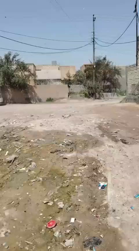 سلام عليكم عندي بيت للبيع مساحته ١٠٠متر واجه١٠ونزال ١٠ بلقيس سعره٤٠ بي  مجال***********

