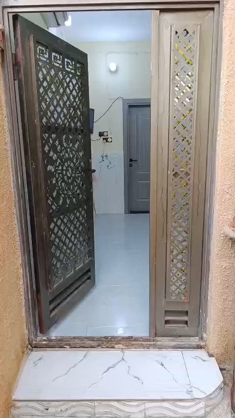 سلام عليكم يوجد بيت مساحه 100 متر البيع في كربلاء كنطرت سلام شارع المدرسي جاهز يصلح حسينيه وسكن يبعد عن المام 2 عقد زراعي قرار 117 مشمول بل طابو متوفر كافت الخدمات سعر البيت 70 مليون وبي مجال الستفسار علا رقم *********** أبو مالك الاسدي

