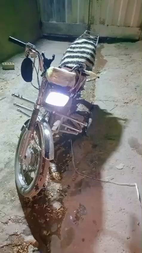دراجه للبيع دراجه مقفوله محرك نظيفه اللي يريد يتواصل وياي راح اخلي رقمي يتواصل وياي على الخاص ***********
