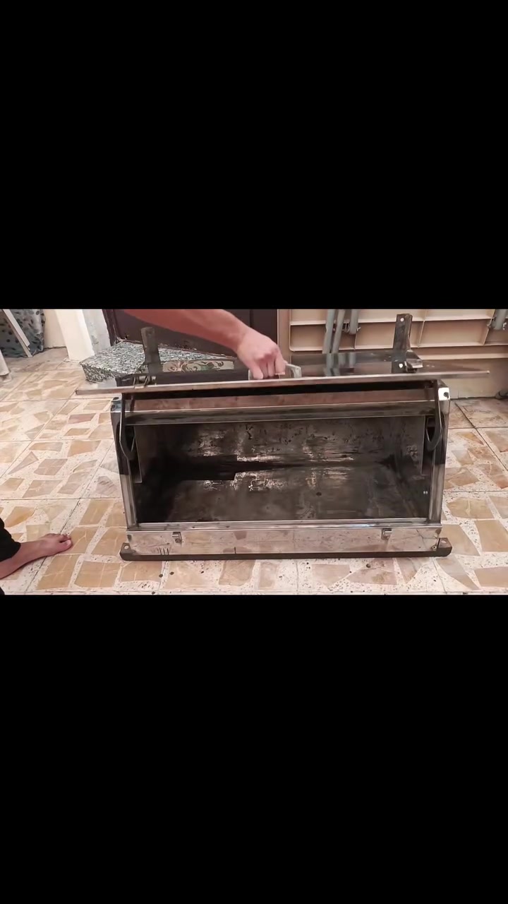السلام عليكم صندوق للبيع مال هينو جديد باب سلايت مكاني بغداد للاتصال ‏‪***********‬‏
