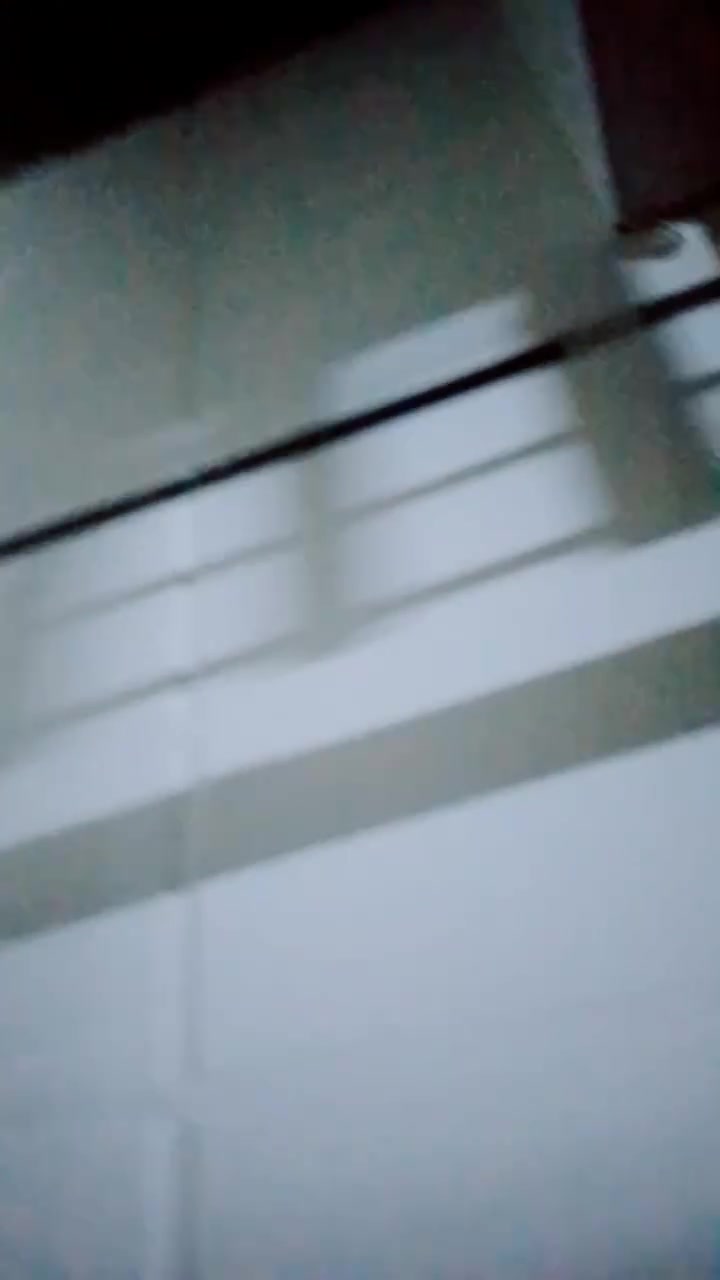السلام عليكم حبايب
خلفه سيراميك متفرغ حاليا جدارن وارضيات 
بروسلين سيراميك مرمر كرانيت ونعمل الجدارن طريقه الايرانيه تتريس 
***********
