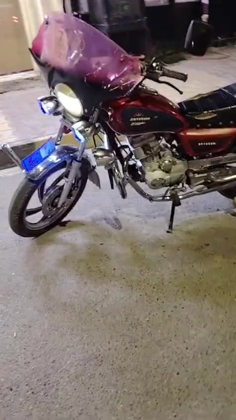 السلام عليكم موطور هارلي مشاء الله نگره جديد مال جناي السعر ٦٥٠ وبي مجال مو شراي  لاتخابر(***********)
