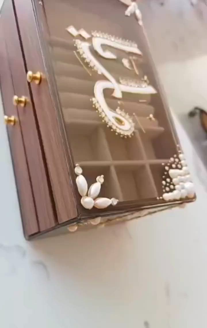 بوكس اكسسوارات خشبي حسب الطلب للحجز والاستفسار خاص توصيل جميع المحافظات


**إذا كنت صاحب هذا الإعلان وتريد حذفه لأي سبب، رجاءا أرسل رسالة إلى الدعم الفني**