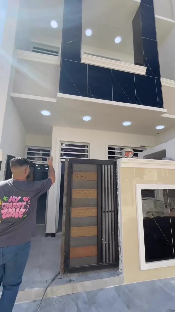 🔥 عرض مميز جداً – جاهز للسكن فوراً 🔥

📍 الموقع: بغداد – منطقة سويب
قرب شهداء البياع ومنطقة شرطه الخامسه

🏡 المساحة: 100 متر

✨ تفاصيل العقار:

 •2 غرف نوم مريحة
 • استقبال واسع
 • حولي أنيق
 • مطبخ عملي
 • 2 حمام (تواليت مشترك + تواليت كرامة)
 • تواليت خارجي
 • 2 منور (تهوية وإضاءة ممتازة)

💎 عقار متكامل بكل المواصفات…
صراحة يعجز اللسان عن وصف جماله ✨

📞 للتواصل والاستفساار 
***********
***********

#عقارات_بغداد #بيع_بيوت #سويب #البياع #الدوانم #بيت_للبيع #فرصة #عقار_مم
