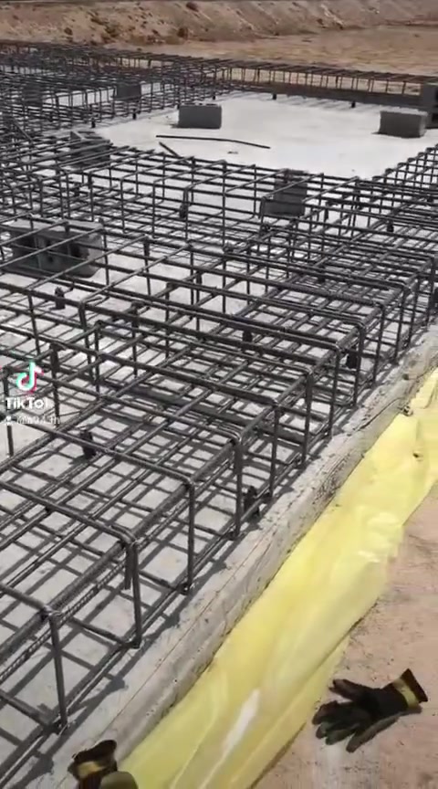 نجار متفرغ للعمل نعمل داخل البصره نجاره وحداده والصب المركزي متوفر واتساب ***********
