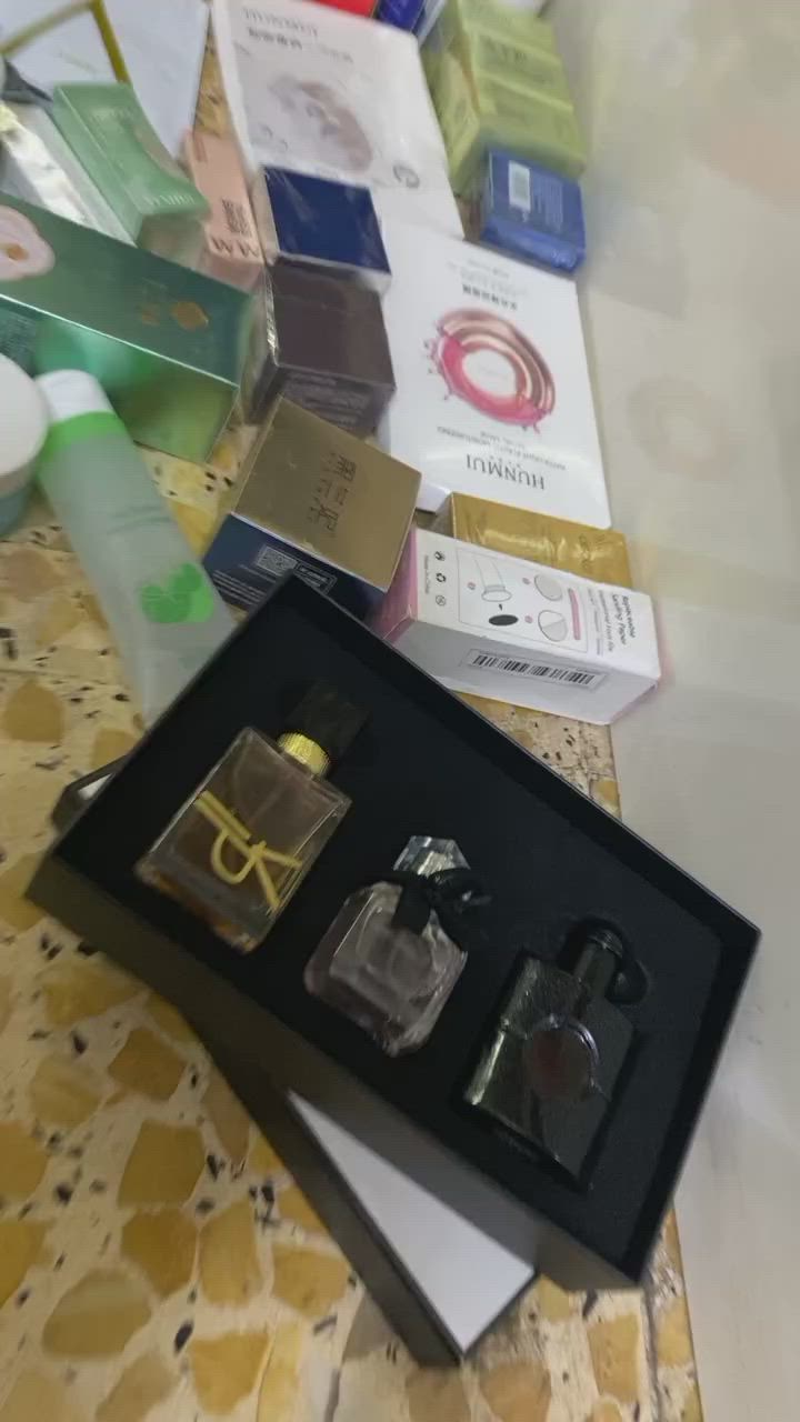 ٣٠٠ قطعه ١٥٠ واصل لبيتك  بيها ٣ بكجات وعطور


**إذا كنت صاحب هذا الإعلان وتريد حذفه لأي سبب، رجاءا أرسل رسالة إلى الدعم الفني**