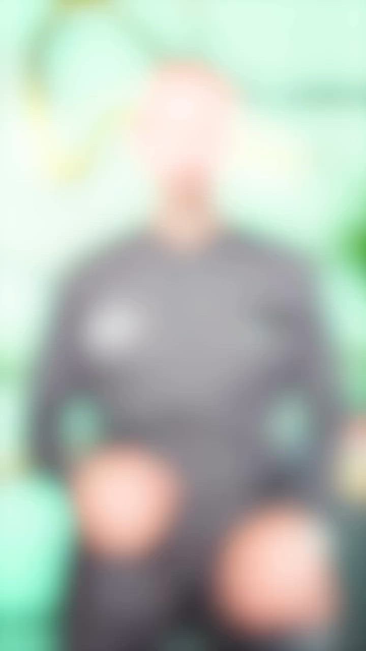 نزف اللثة مو شيء طبيعي!

إذا لاحظت دم أثناء تفريش الأسنان أو استخدام الخيط السني، فهذه قد تكون علامة مبكرة على التهاب اللثة وتحتاج إلى فحص وعلاج مبكر قبل أن تتطور المشكلة.

لا تهمل صحة لثتك، فالعلاج المبكر يحافظ على أسنانك ويمنحك ابتسامة صحية وواثقة. ✨

احجزوا استشارتكم الآن ودعوا رحلة الابتسامة الجميلة تبدأ من اليوم.

📞 ***********
📍 هبهب - قرب المركز الصحي

Ronza Clinic
ابتسامتك تستحق الأفضل

