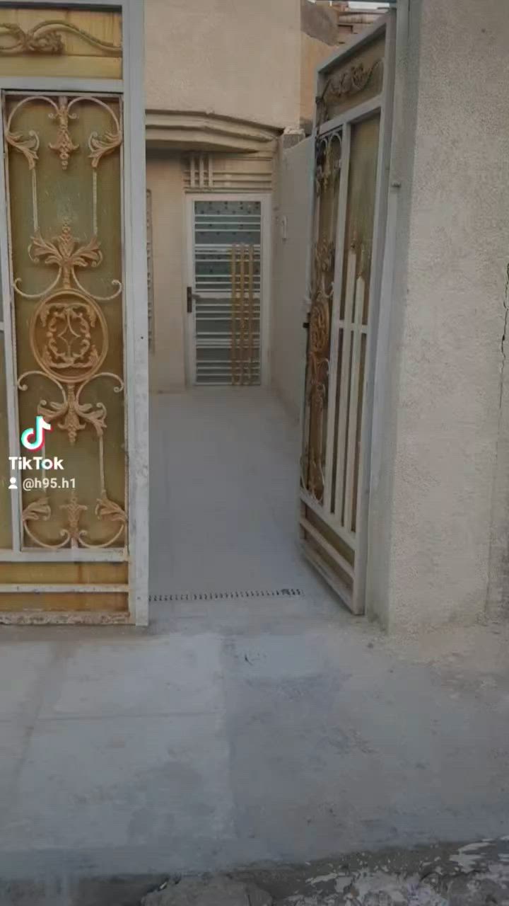 السلام عليكم
بيت في منطقة الدسيم المساحه 90 متر
البيت مع الاثاث هدية ( ماطور+ تانكي + كيزر + مغسله
+ تخم قنفات + سبلت 2 طن + كاونتر + ثلاجه)
البيت جاهز تكدر تكعد بي بنفس اليوم 

قريب من السوك / بفرع أسواق تبارك الرحمن
للإستفسار الاتصال على الرقم ***********
او على واتساب 
البيت سعره 30 وبي مجال
