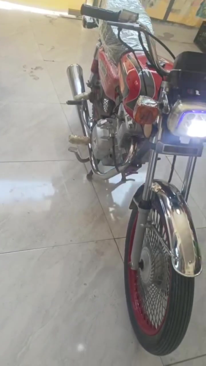 نامه 20 شوفت عينك نظافه فووول كفاله الدراجه من كلشي مكينه شاصي كهربائيات الدراجه بدون اوراق اتكاتبلك عن السرقه وتحت  الفحص يومين 
سعرهه 430 وبيه مجال حق الجيه
اتصل ودلل ***********
