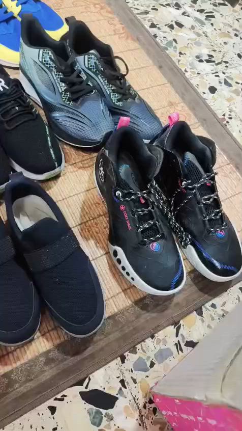 شلعات احذيه ونعل تكرمو اسعار جوه سعر  الجمله تصفيه محل


**إذا كنت صاحب هذا الإعلان وتريد حذفه لأي سبب، رجاءا أرسل رسالة إلى الدعم الفني**