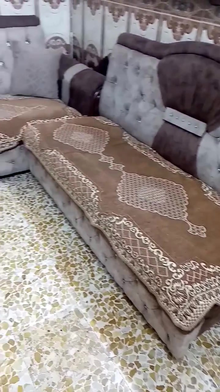 ديوان للبيع مستخدم شي قليل عنوان موصل جانب ايمن ***********
