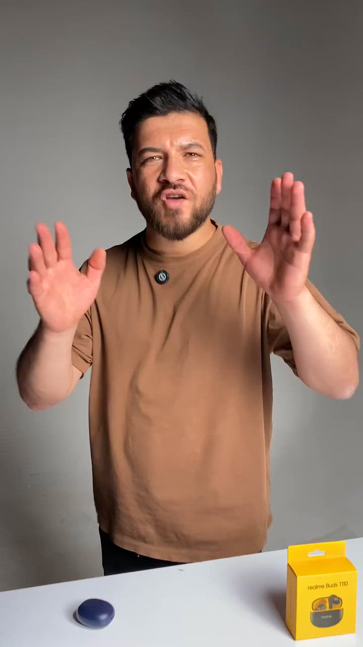 سماعات realme Buds T110 اللاسلكية – صوت ديناميكي وبطارية طويلة

• الموديل: RMA2306

سماعات لاسلكية من realme بتصميم عملي، موجهة للاستخدام اليومي مع صوت واضح واتصال ثابت.

المميزات:
 • مشغّل صوت ديناميكي بحجم 10 ملم لتجربة صوتية قوية.
 
• اتصال لاسلكي بتقنية Bluetooth 5.3.
 
• وضع Low Latency بزمن استجابة 88ms.
 
• مقاومة للماء بمعيار IPX5.
 
• دعم AI ENC لتقليل ضوضاء المكالمات.

 
 • المشغّل الصوتي: 10mm Dynamic Bass Driver
 • الاتصال: Bluetooth 5.3
 • زمن الاستجابة: 88ms Super Low Latency
 • تحسين المكالمات: AI ENC Noise Cancellation

السعر 10.000الف 
رقم الهاتف ***********
