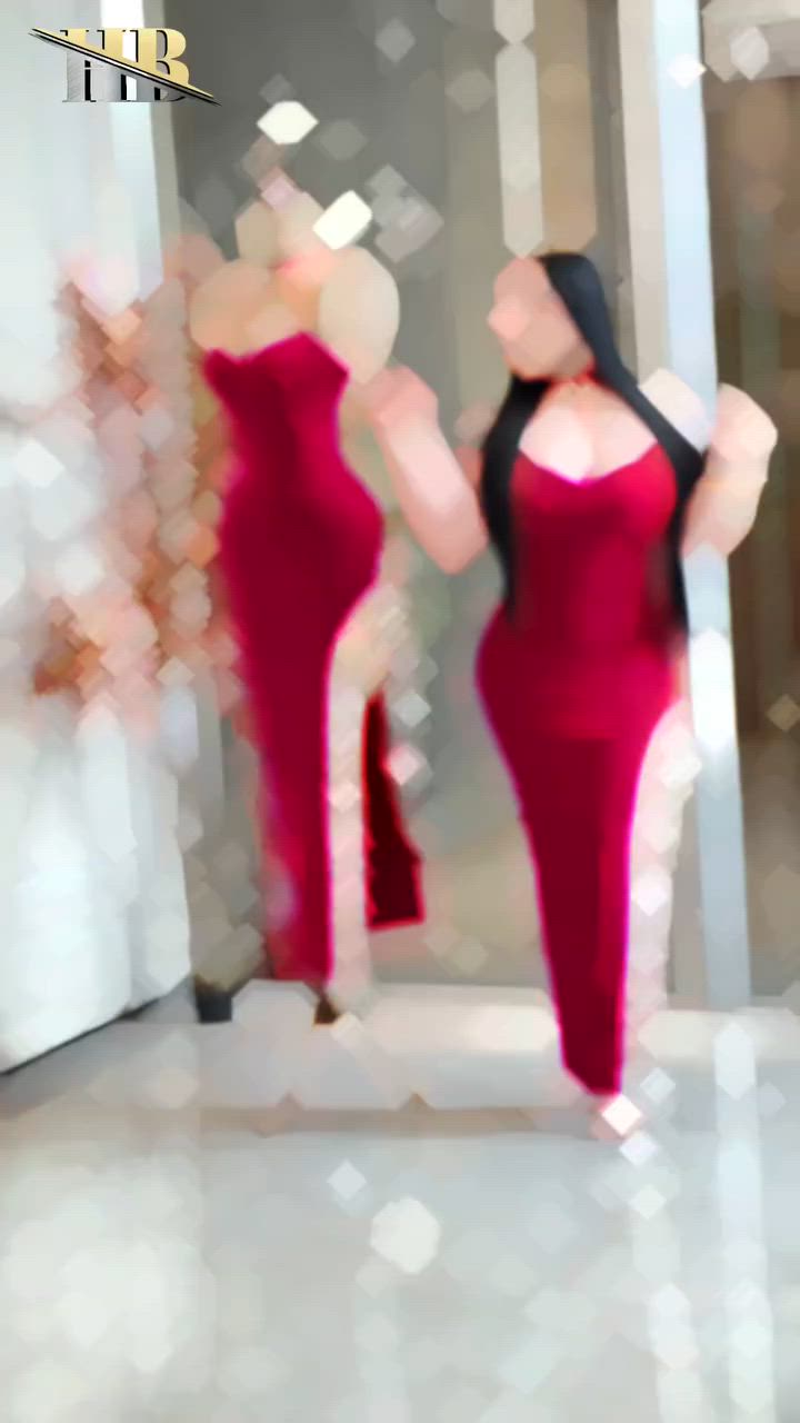 ✨ فستان سهرة أنيق وجريء يخطف الأنظار من أول ظهور 💫
👗 تصميم راقٍ بقصة ضيقة تبرز القوام بكل أنوثة
💎 فتحة جانبية جذابة مزينة بسلاسل كريستال لامعة
🖤 ياقة رقبة مميزة بتصميم عصري فاخر
✨ قصة انسيابية طويلة تمنحك حضور ملكي في كل مناسبة
🌸 موديل مثالي للسهرات والحفلات والمناسبات الخاصة
🧵 القماش: ليكرا استرتش ناعم
🏷️ شغل محلي متقن

🎨 الألوان المتوفرة:
🖤 أسود
❤️ دم الغزال 

📏 المقاسات:
M - L - XL
يلبس من وزن 40 إلى 70 كيلو

💰 السعر:
💵 4500 ريال يمني شمالي
💵 13800 ريال يمني جنوبي
🇸🇦 32 ريال سعودي

✨ لأن الأناقة تبدأ من اختيارك الصحيح 💫 #فساتين #جديد #fy


**إذا كنت صاحب هذا الإعلان وتريد حذفه لأي سبب، رجاءا أرسل رسالة إلى الدعم الفني**
