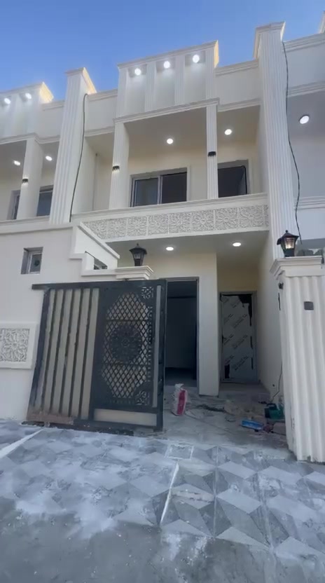 دار للبيع ديوم منطقة ال 17 الف خلف شارع 60 زيرو مساحه 100م وجه 5-20 طابقين مكون من ثلاث غرف نوم استقبال صاله مطبخ صحيات عدد 3 شتايكر اناره مخفيه سحب سعر 63 مجال اتصال *********** المدينة المنورة للعقار
