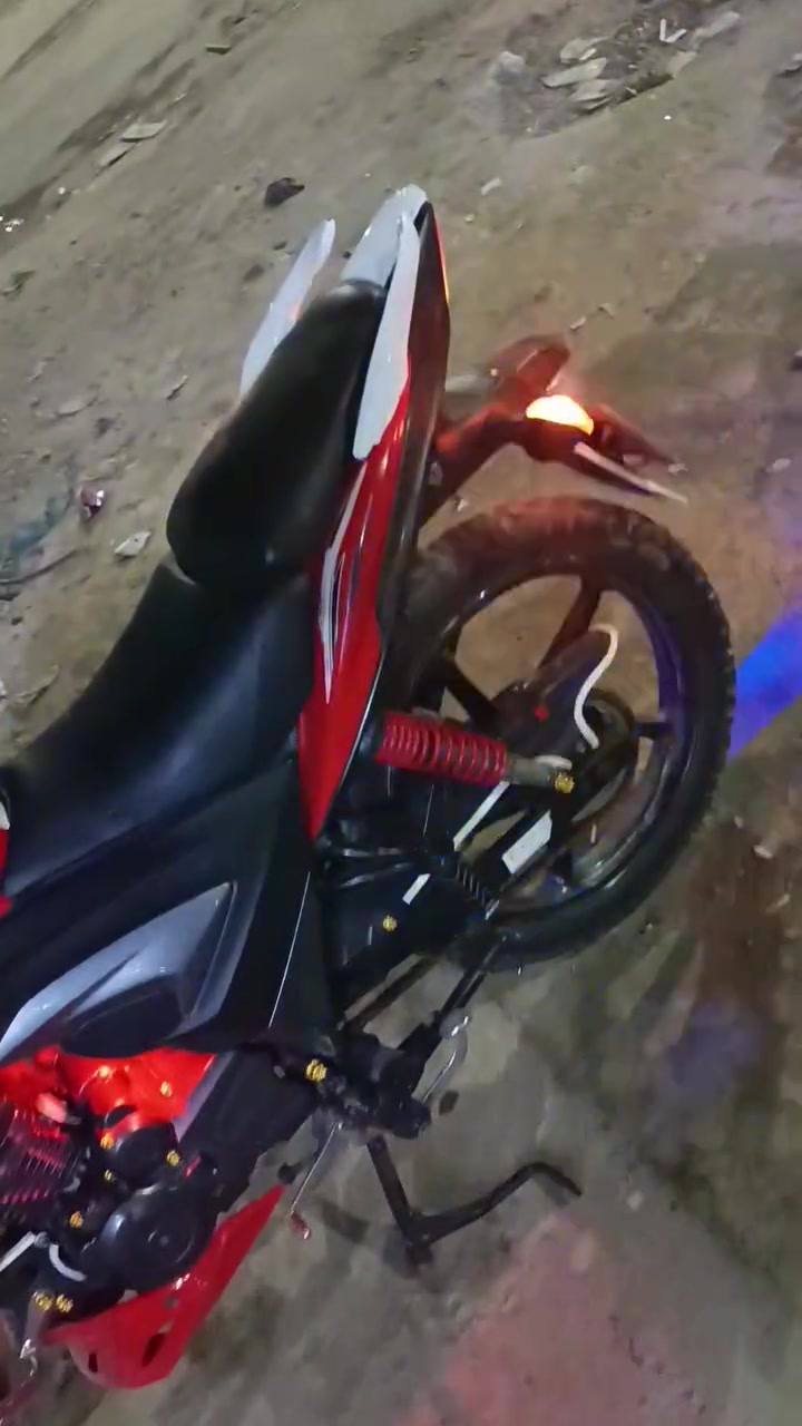 هاوجي موديل 2017مسجل لوحات نكليزي تحويل ثاني يوم دراجه نضيفه عل ٱڅڑ ومرتبه كل نقص مابيه كله شغاله ونضافته كدام عينك سويجات 2وريمود 2 مكينه فول للبيع او مراوس سعر 12ونص وبيه مجال والموشراي لايكسر بيه مكاني 5كيلو للستفسار ***********
