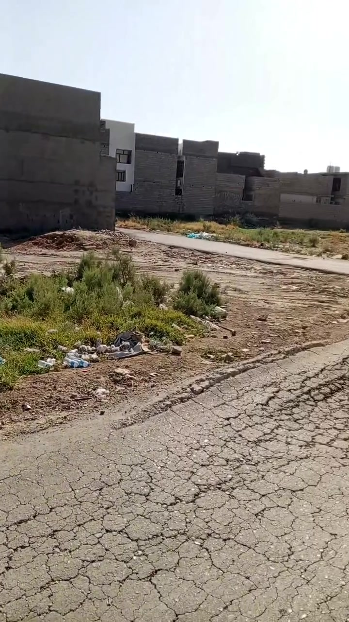 قطعة لبيع مساحة 163متر تواصل على هذا رقم ***********
موقع قرب ملعب حسين مصور و ملعب عباس توفر كافة خدمات

