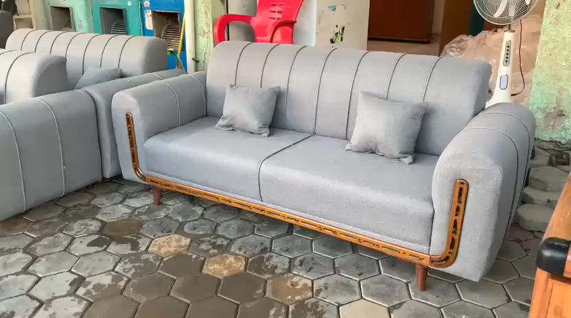 تخم 12مقاعد تسكام جديد سعر 700.الف الاستفسار على خاص او الاتصال ***********عنوان واسط الصويره حي الشهداء
